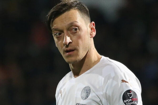 AK Parti MKYKya giren Mesut Ozilin siyasi kariyeri Kimdir nereli kac yasında